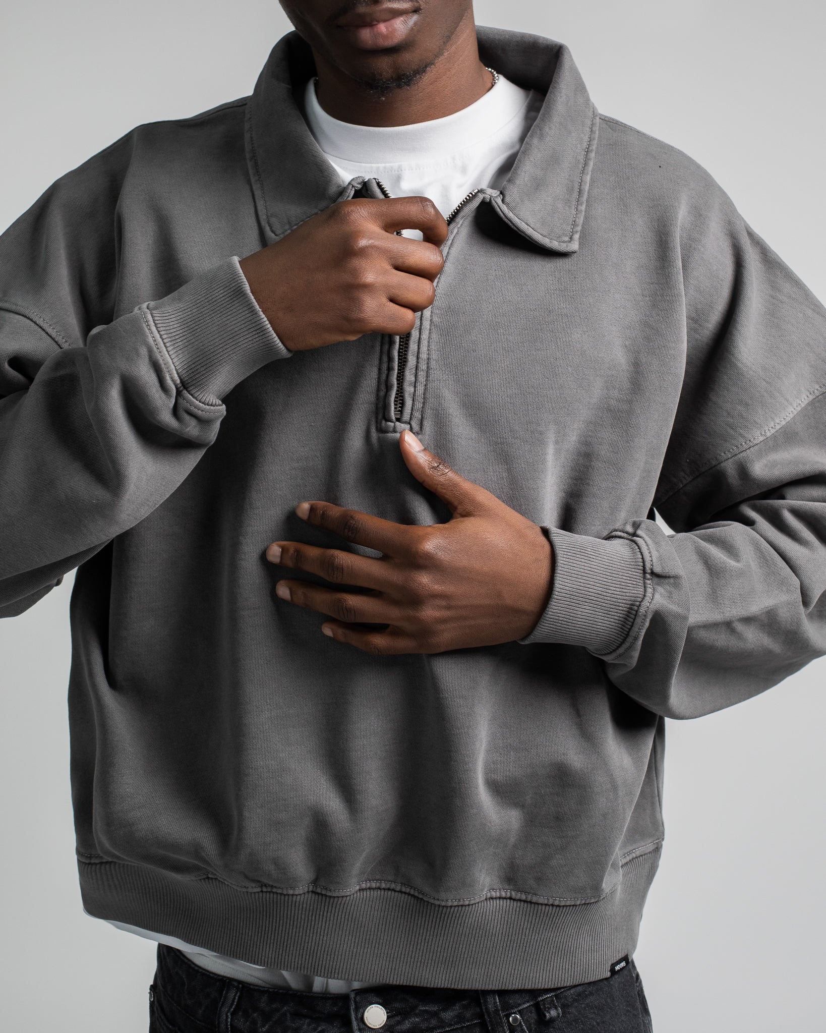 Cropped 1/4 Zip - Vintage Grey - Image 3