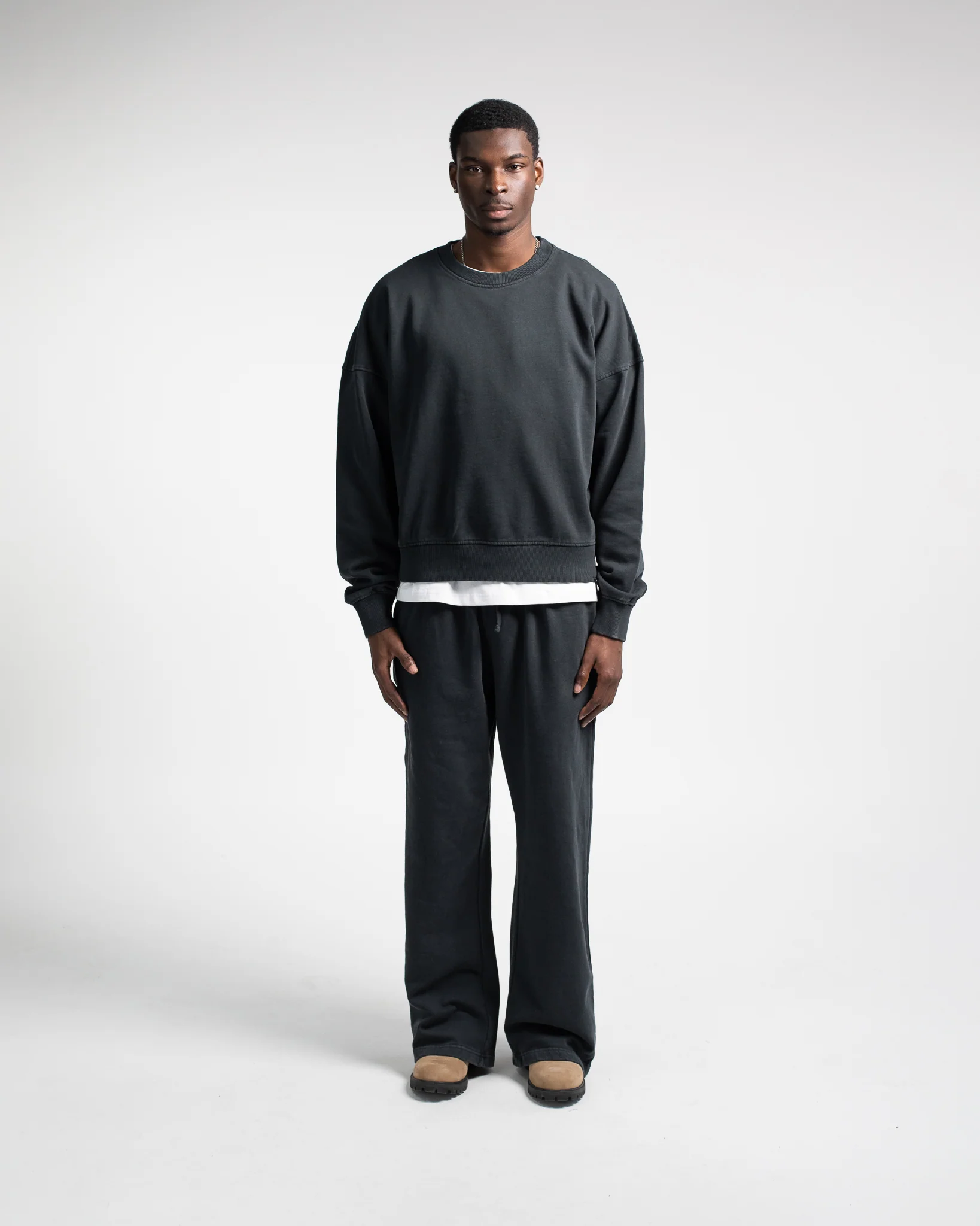 Cropped Crewneck - Vintage Black - Image 5