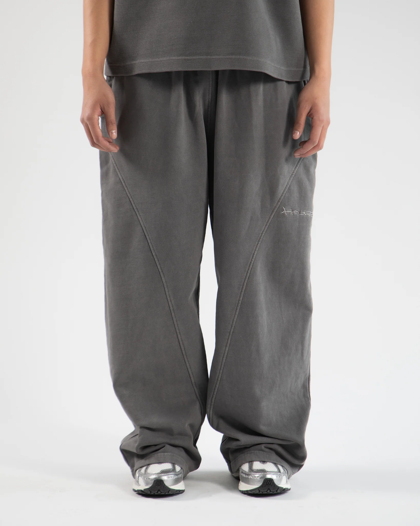 Signature Baggy Sweatpants - Vintage Grey - Image 3