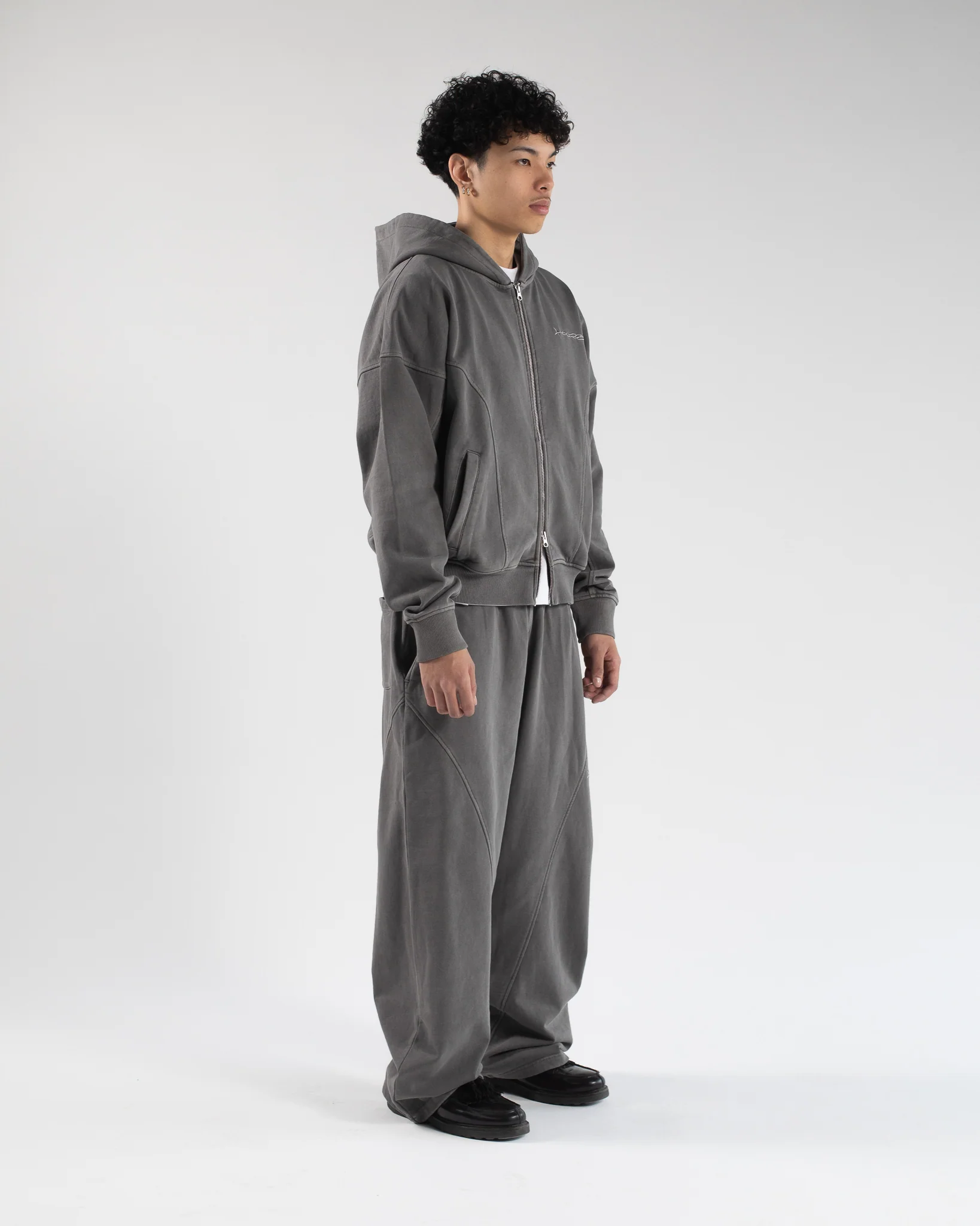 Signature Baggy Sweatpants - Vintage Grey - Image 4