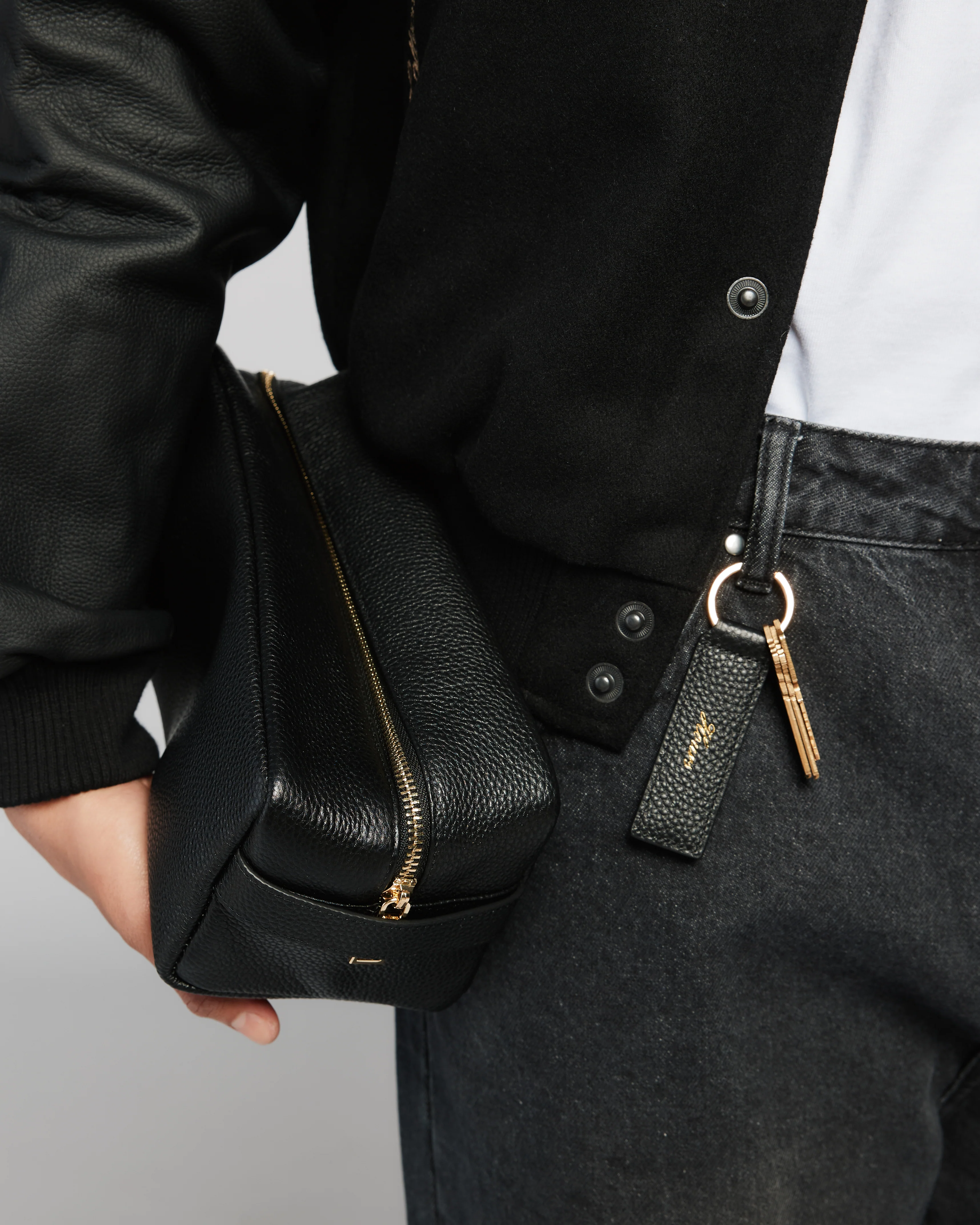 Signature Travel Bag - Black - Image 5